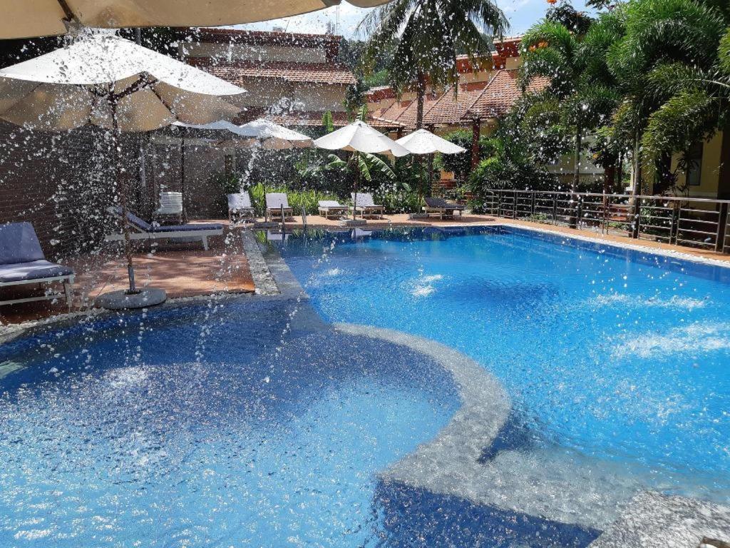 Castaways Resort Дуонг-Донг Экстерьер фото
